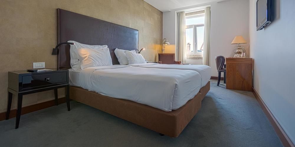 Hotel Carmo 4*